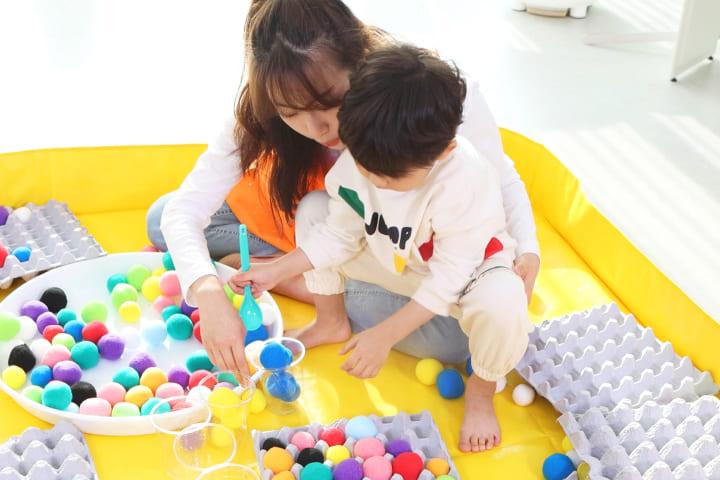 (주)모던파파스의 오감미술놀이 방문교사 포지션 채용 공고 대표 이미지