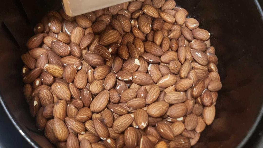 눅눅해진 아몬드 살리는 방법 (먹어도 되는지부터 체크)
