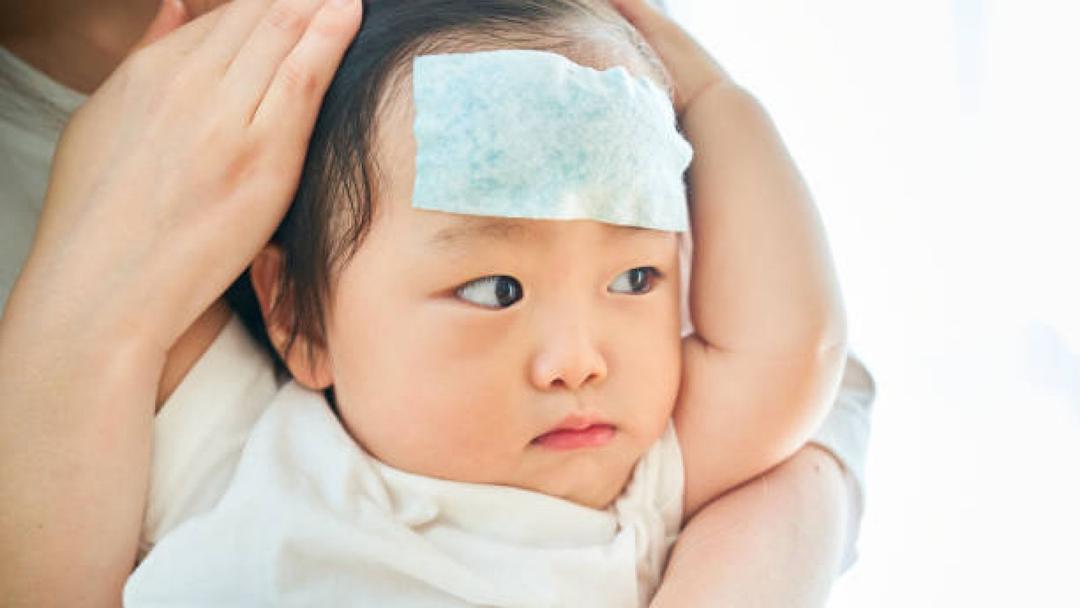 아기 열 날 때 목욕해도 되나요? 아기 열 내리는 방법 5가지