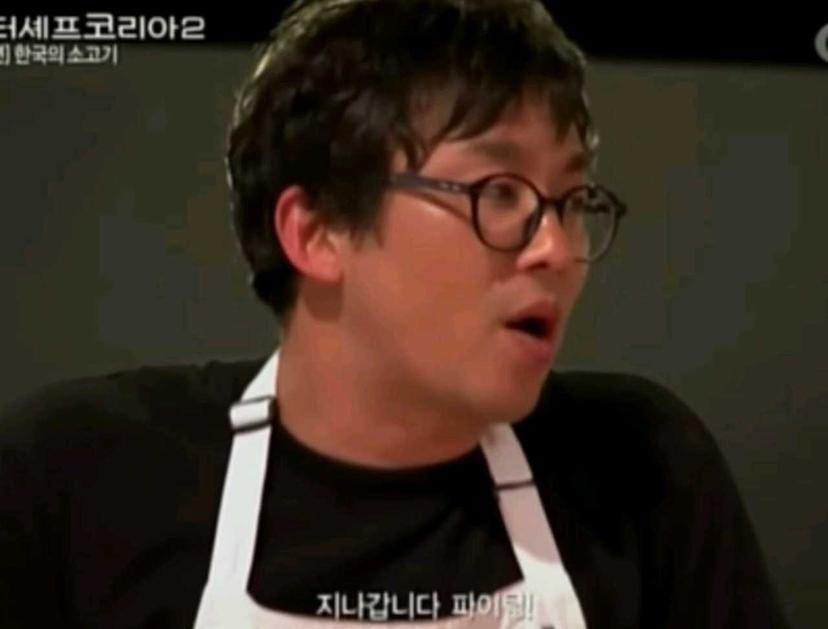 요즘 원영적 사고에 이어서 강록적 사고가 뜨고 있는거 아세요? 어려운 시간도 다 지나간다는 강록적 사고😆 흑백요리사에 나와서 더 인기더라구요! 다들 흑백요리사 보시는지 궁금하네요 ~ 응원하는 셰프님도 있으신지 궁금궁금 ~~