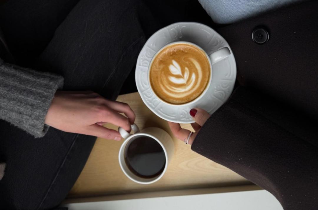 같이 커피 마셔요